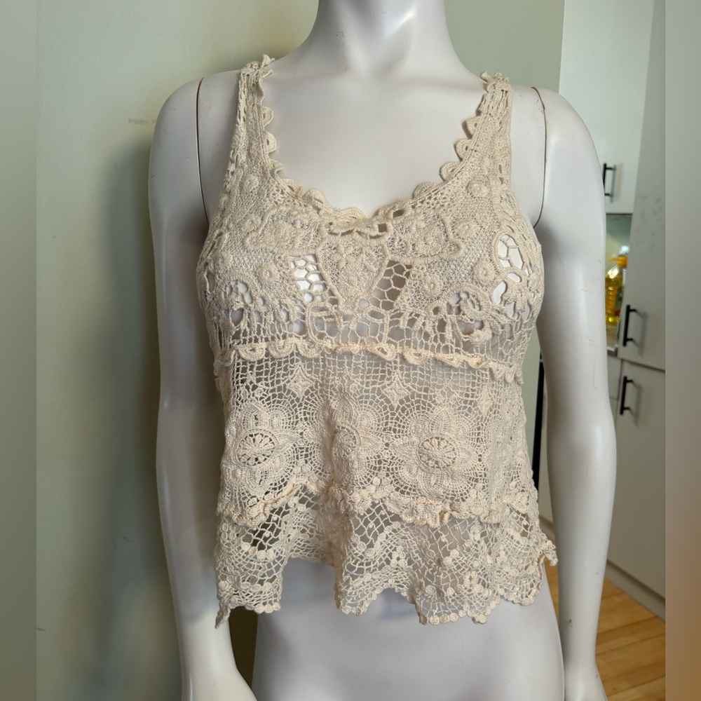ISSI Cream Lace Crochet Crop Top